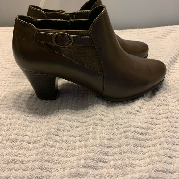 Brown booties - Picture 2 of 4